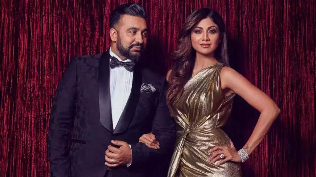 Raj Kundra with wife Shilpa Shetty