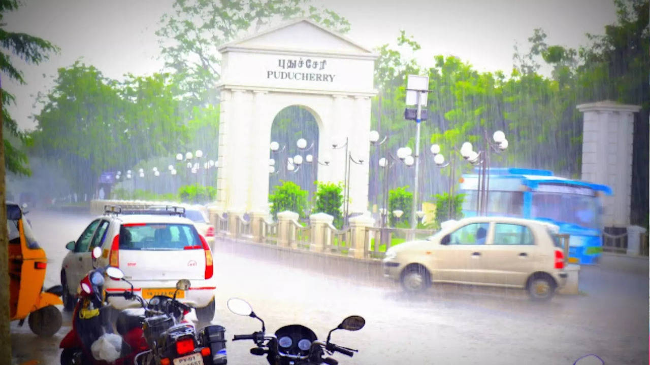 cyclone fengal in pondicherry