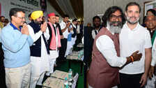 Did Arvind Kejriwal ignore Rahul Gandhi at Hemant Soren's swearing-in ceremony, fact-checking the viral claim