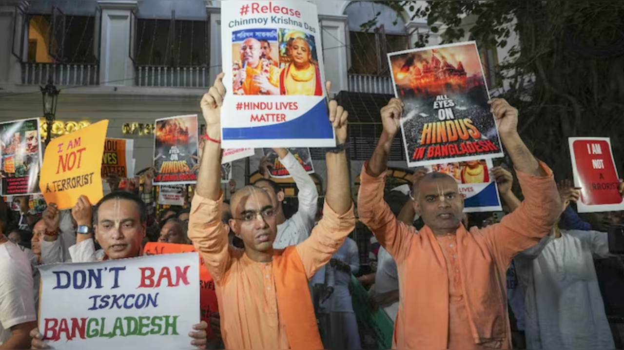 Hindu priests protests against the arrest of Chinmoy Das in Bangladesh (PTI)