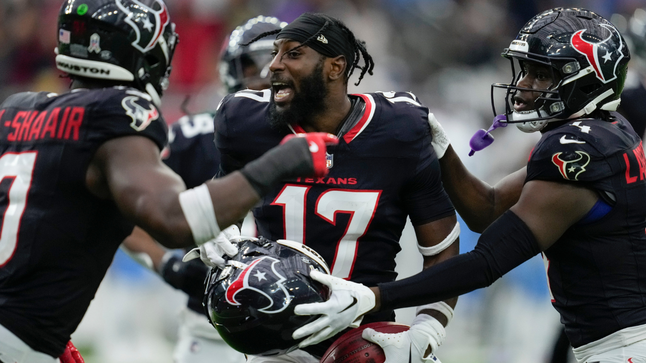 Houston Texans linebacker Azeez Al-Shaair