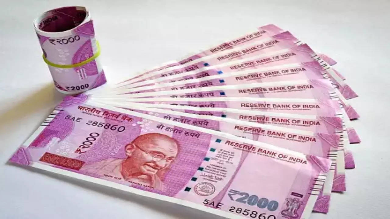 most of 2000 rupees notes returned to banks