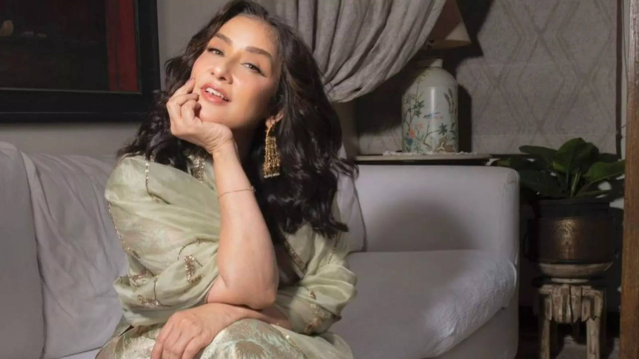 Danube Properties Filmfare OTT Awards 2024: Manisha Koirala Says She Is 'On Top Of The World' After Winning Coveted Black Lady For Heeramandi