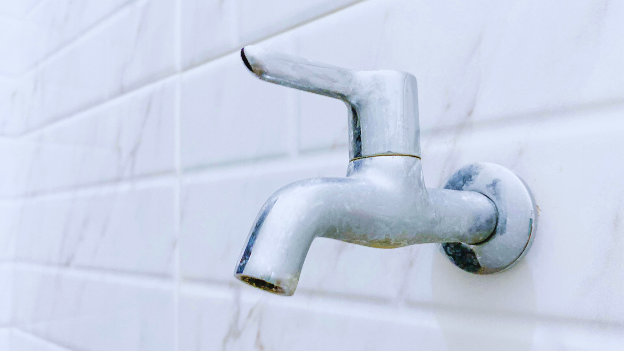 How To Remove Hard Water Stains From Taps