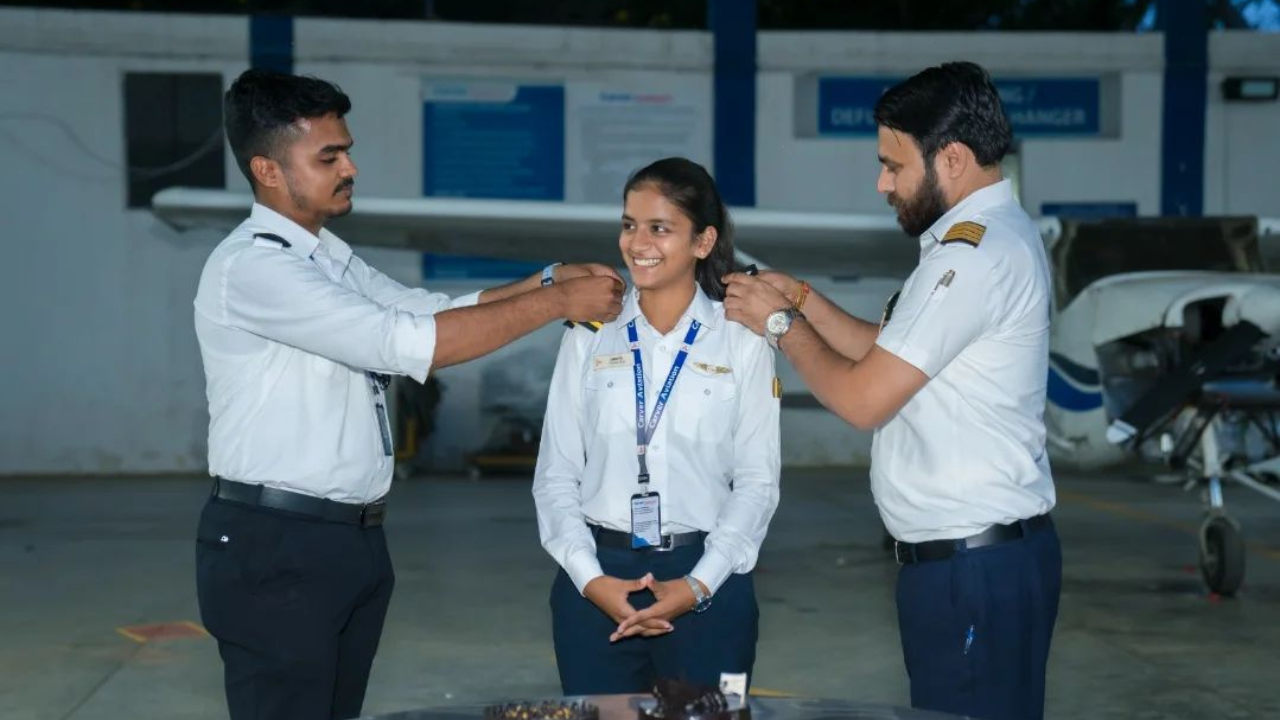 18-Year-Old Samaira Hullur from Karnataka Becomes One of India's Youngest  Commercial Pilots | Times Now