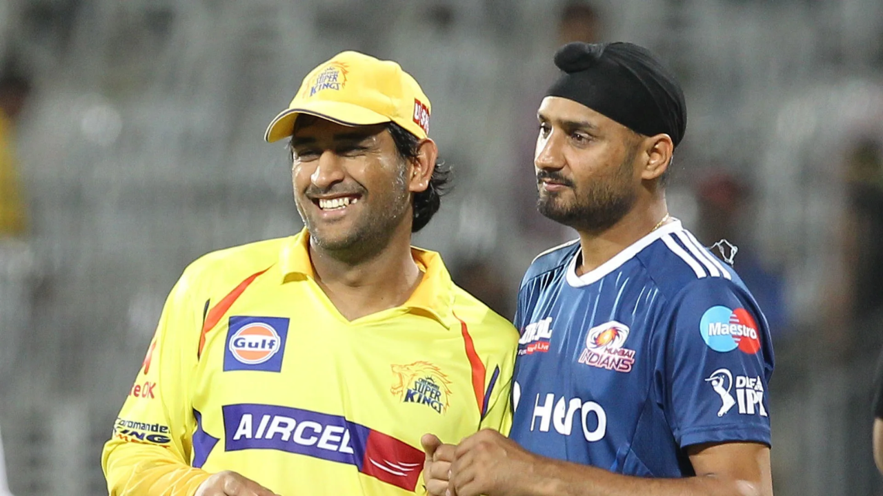 Bhajji and Dhoni 