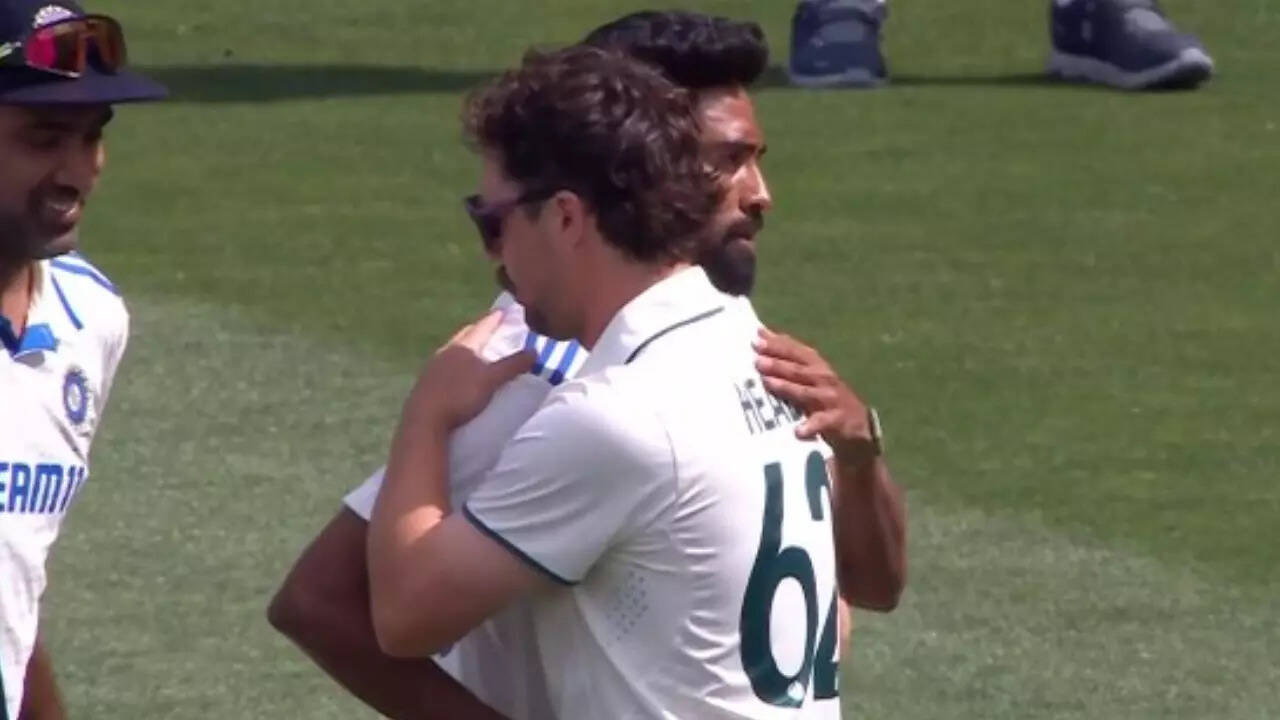 Travis Head, Mohammed Siraj Share A Warm Hug A Day After Ugly Fight In Adelaide Test