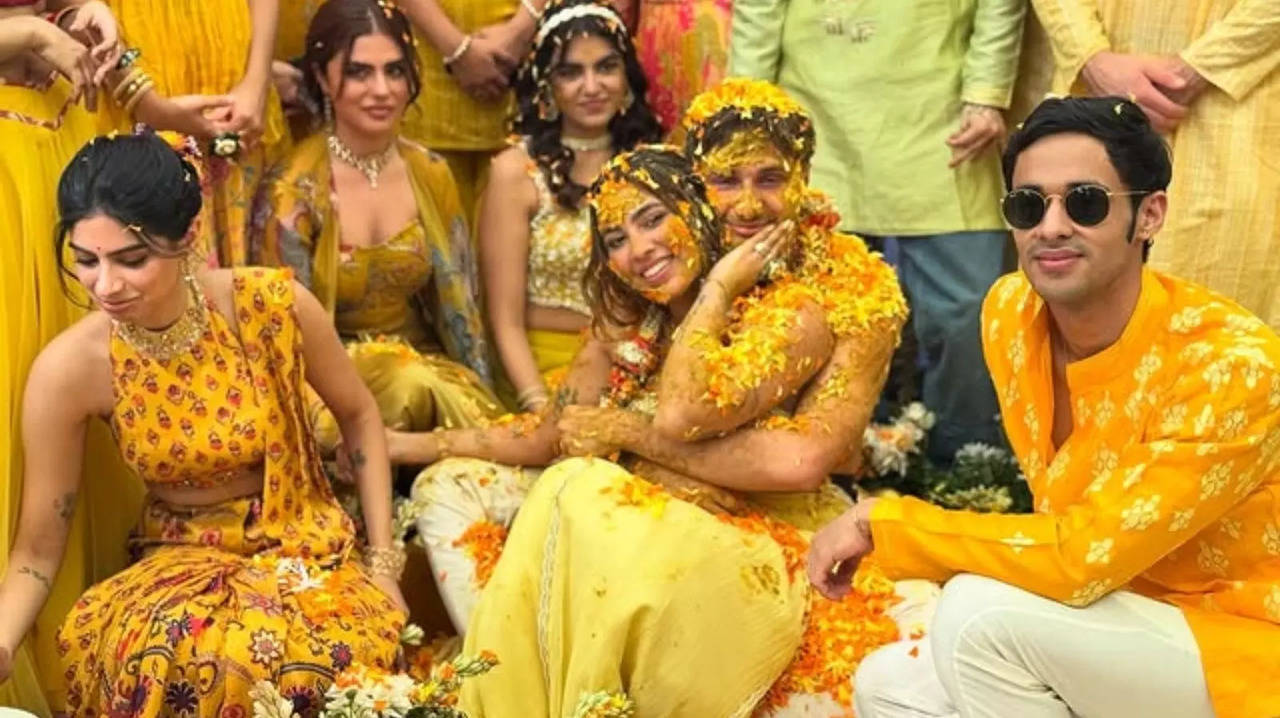 Aaliyah Kashyap-Shane Gregoire Haldi: Bride And Groom Drenched In Turmeric In New PIC. Khushi, Ida Joined