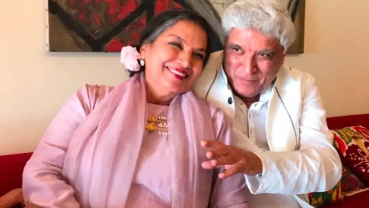 Shabana Azmi, Javed Akhtar Celerate 40th Wedding Anniversary With Happy Pic. Farah Khan, Dia Mirza And More Send Wishes