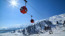 Fresh snowfall in Gulmarg, mercury falling to -9C making Gulmarg the coldest place in Kashmir