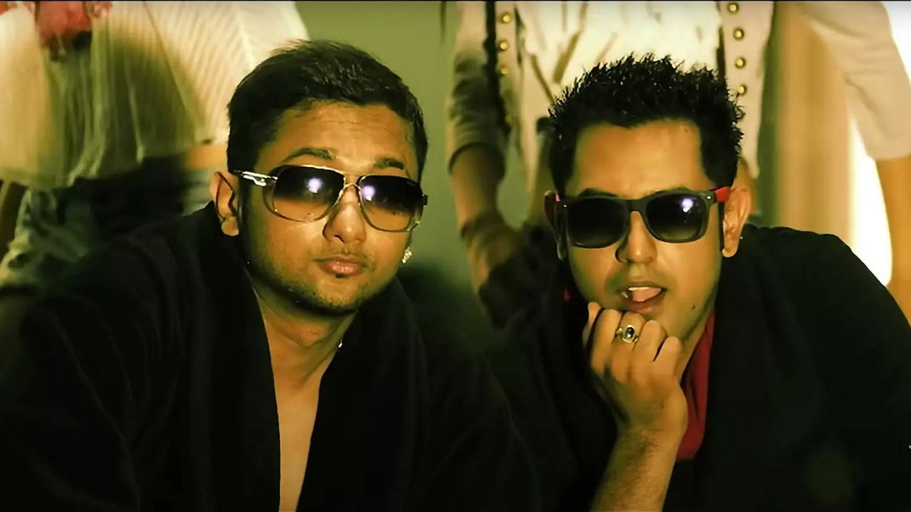 Yo Yo Honey Singh, Gippy Grewal's Angreji Beat By Times Music Is Back After 13 Years. Music Video Out Now