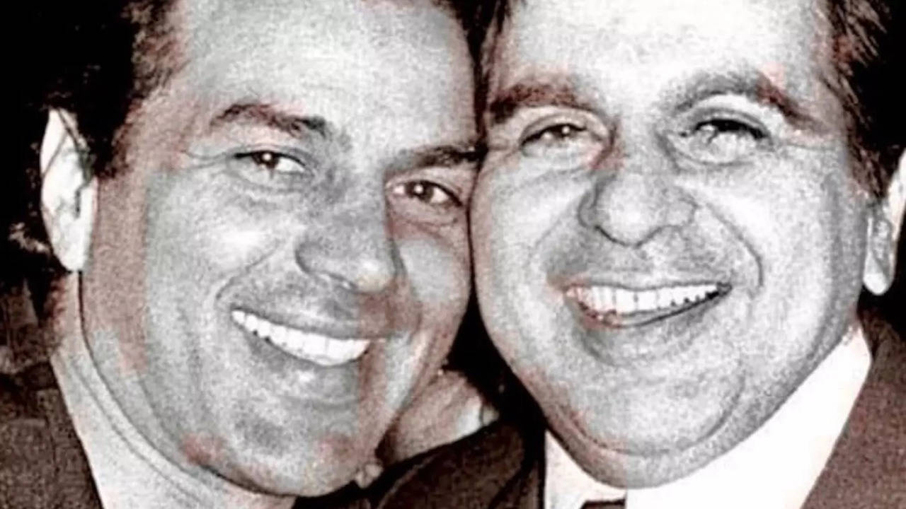 Dharmendra Is Missing His 'Loving Brother' Dilip Kumar, Shares Most Iconic Photo On Latter's Birth Anniversary