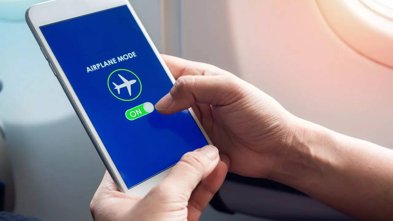 What happens when you don’t put your phone on flight mode during a flight?