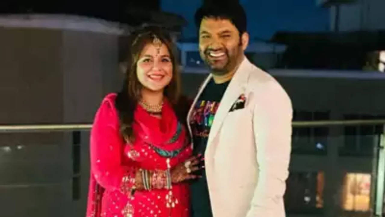 Kapil Sharma Gets Goofy With Wife Ginni Chatrath On Wedding Anniversary - Watch