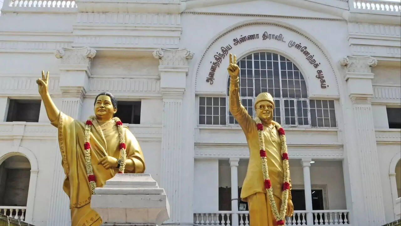  டங்ஸ்டன் சுரங்கம், நீட் தேர்வு, சாதிவாரிக் கணக்கெடுப்பு.. அதிமுக பொதுக்குழுவில் 26 தீர்மானங்கள் நிறைவேற்றம் 