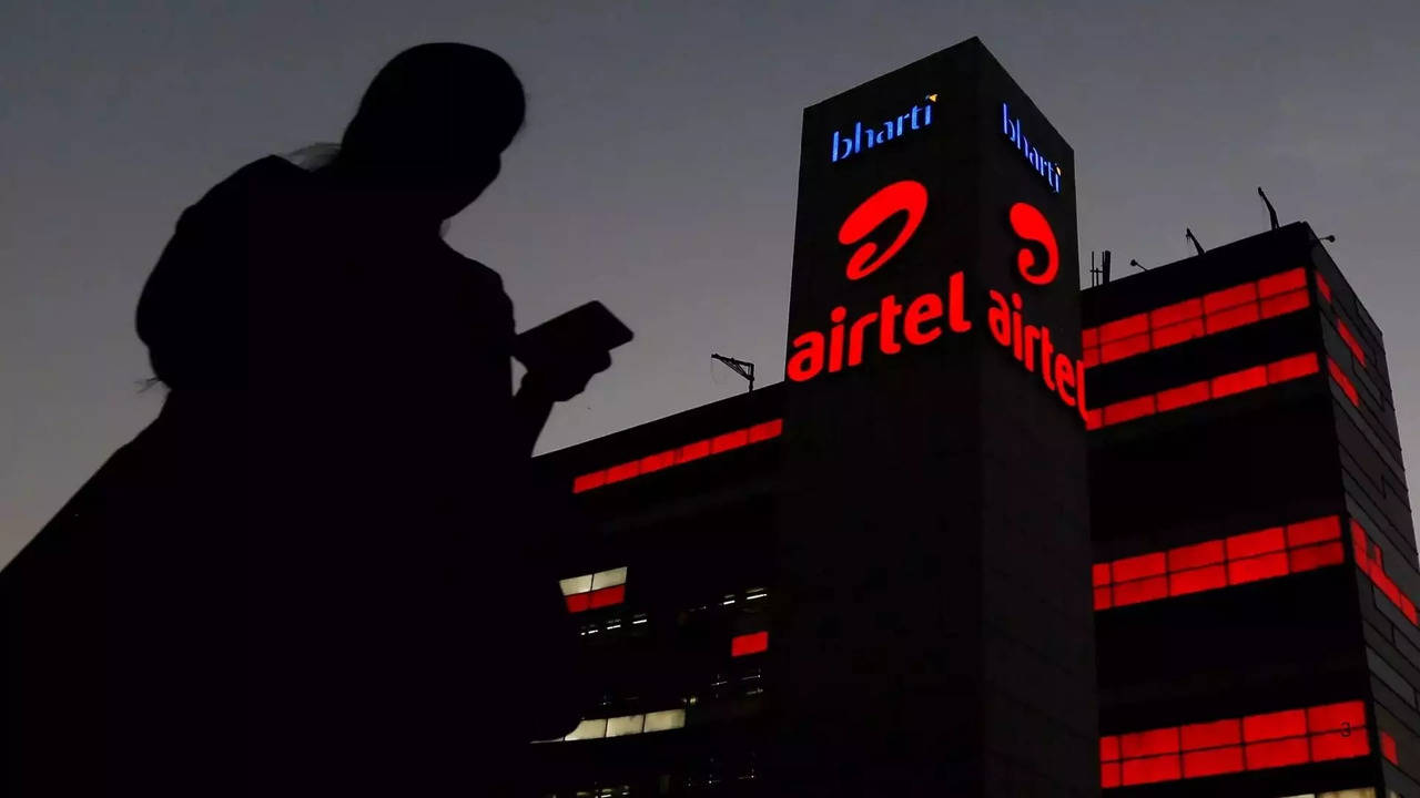 Airtel: ಏರುತ್ತಿರುವ ಶುಲ್ಕದ ನಡುವೆ ಜಿಯೋಗೆ ಟಕ್ಕರ್‌ ಕೊಟ್ಟ ಏರ್‌ಟೆಲ್! ಈ ಹೊಸ ಪ್ಲ್ಯಾನ್‌ನಲ್ಲಿ ನಿತ್ಯವೂ 2GB ಡೇಟಾ