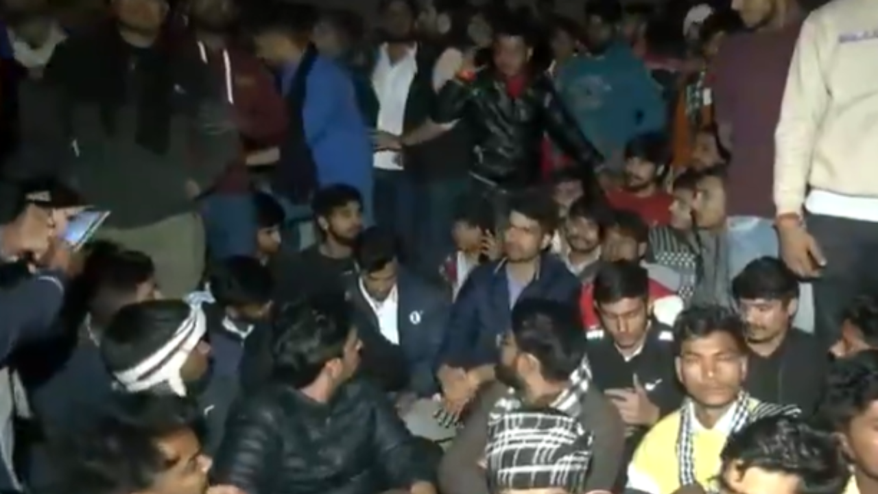 Protest breaks out after students faint at Jaipur Coaching Centre