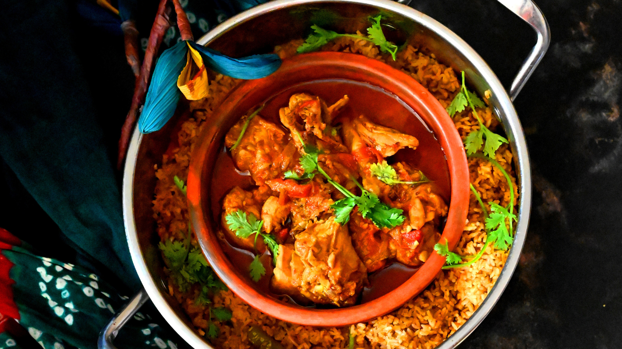 Tamil-Style Naatu Kozhi Rasam With Rice, A Spicy Chicken Recipe For Weekend Dinner