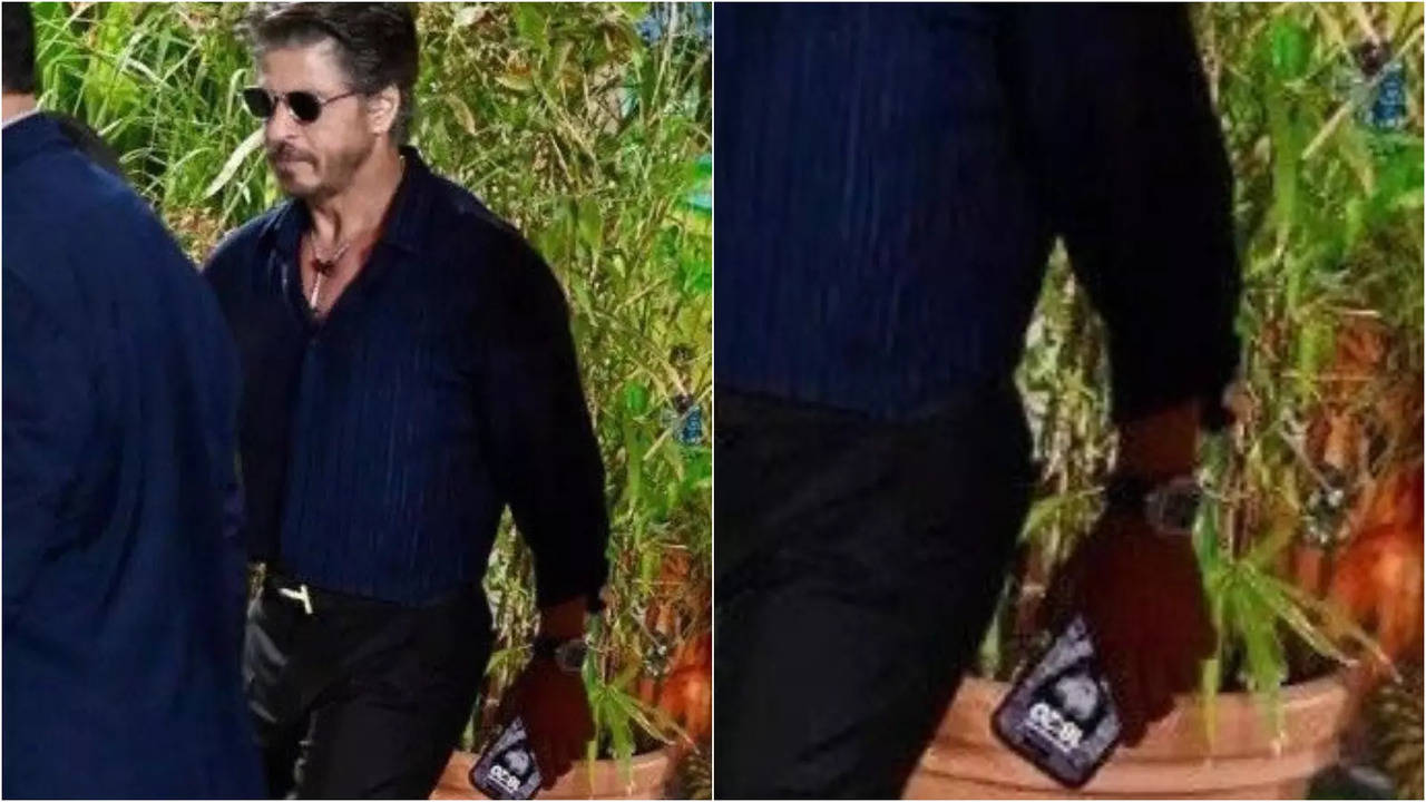 Shah Rukh Khan's Phone Wallpaper REVEALED And It's Not His Picture