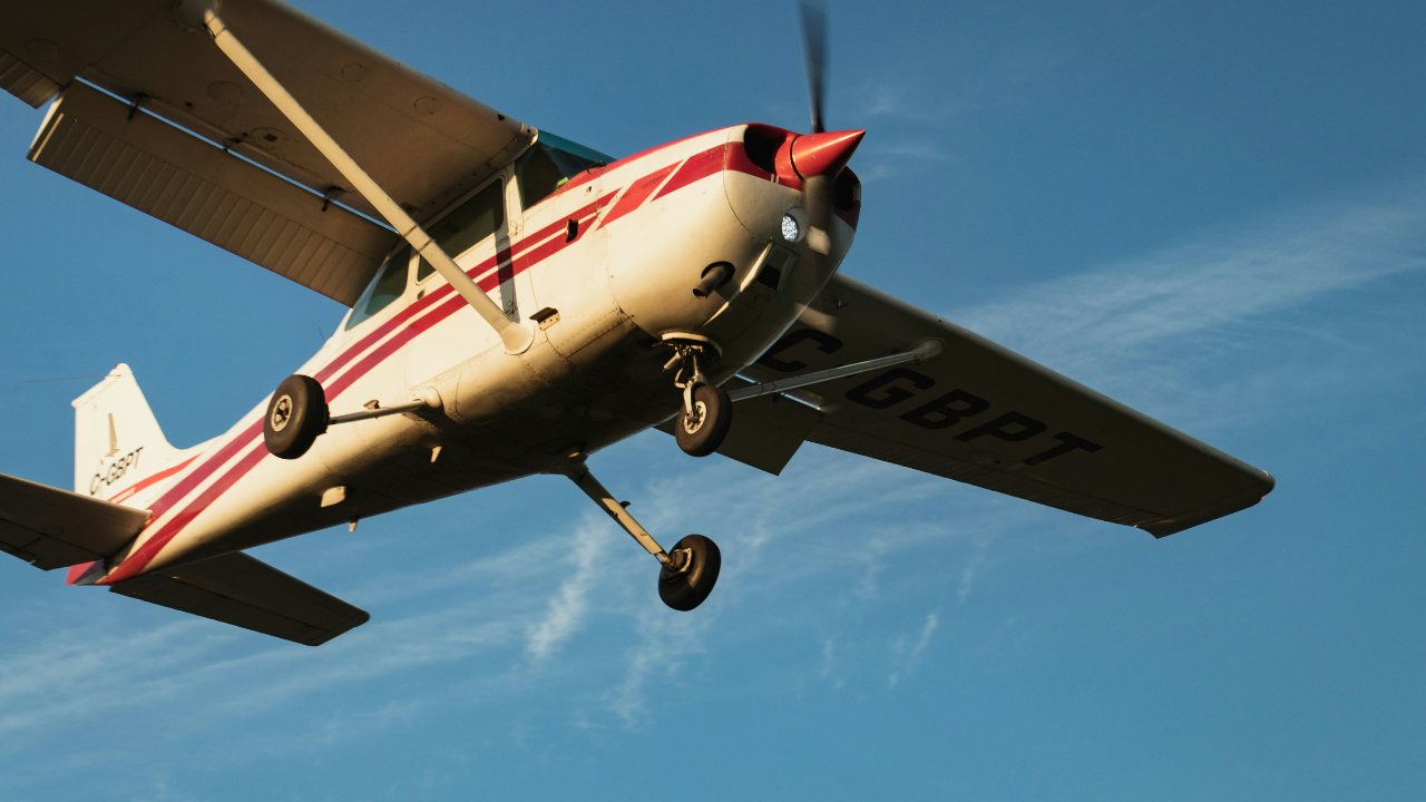 Plane Makes Emergency Landing In Busy New York Thruway | Video