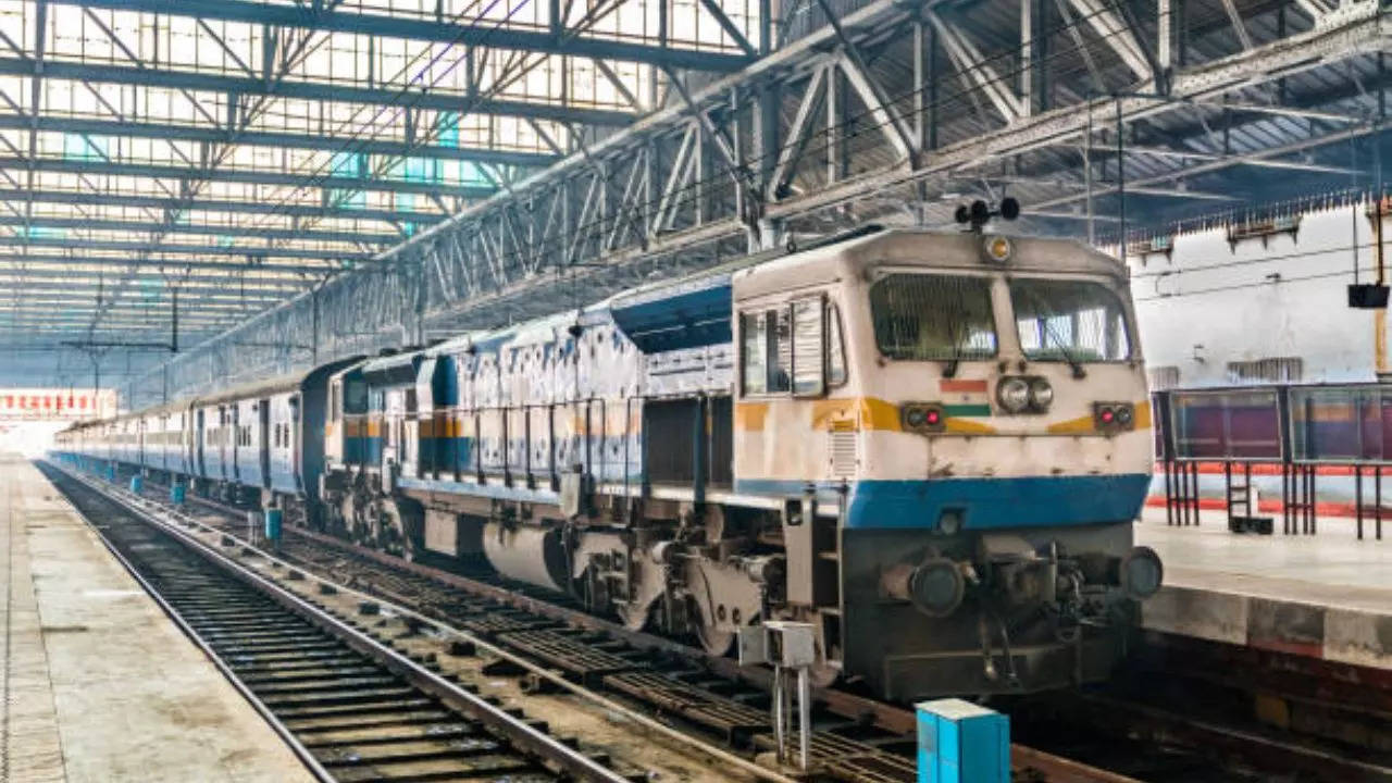 Representative Image: Western Railways Have Announced 9.5 Hour Block In January