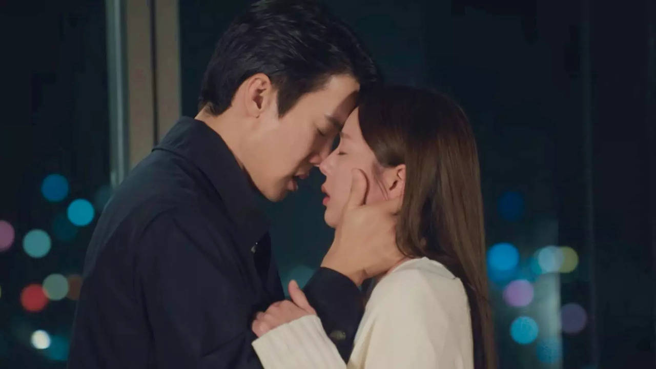 'Yoo Yeon-Seok Is Kiss Master' - Fans In Frenzy After When The Phone Rings Episode 7, Recall His 'Tips' For Romantic Scenes