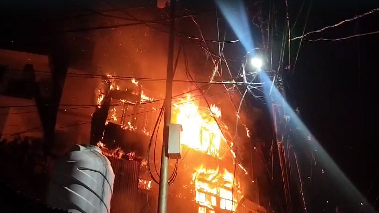 Massive Fire Breaks Out In Shimla