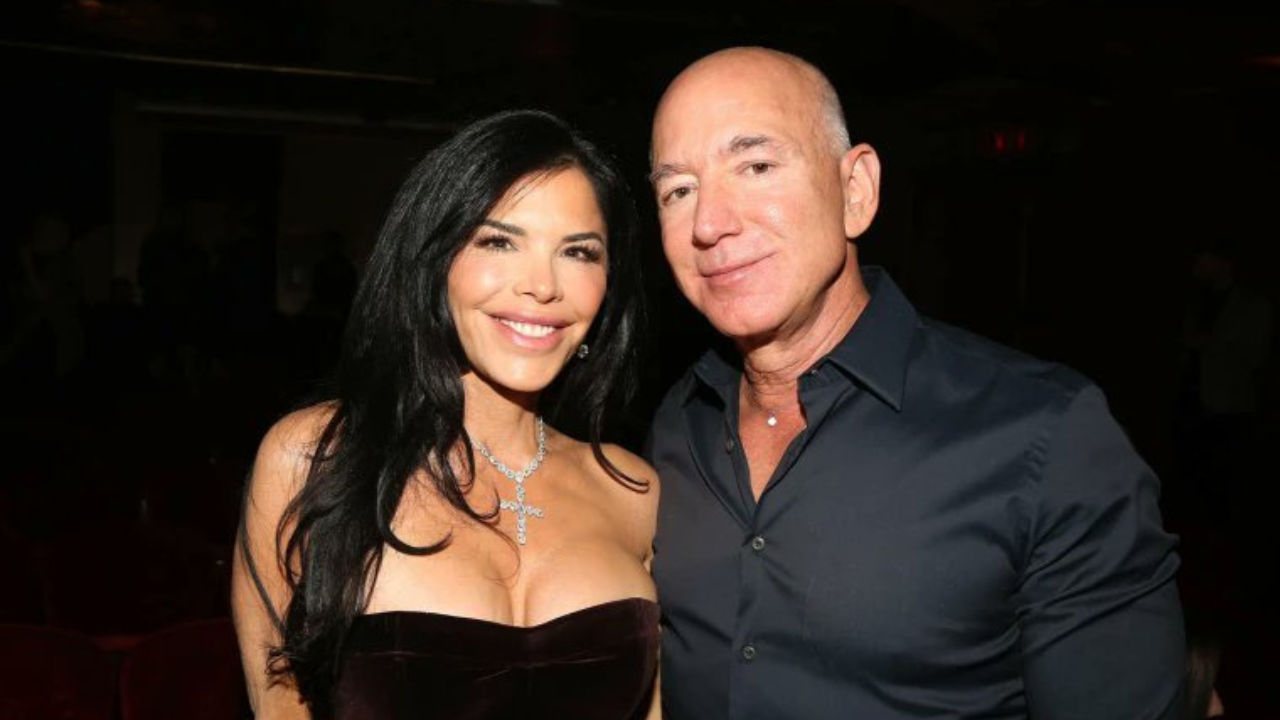 Jeff Bezos To Marry Lauren Sanchez On THIS Date - Details Of $600 Million Wedding Revealed