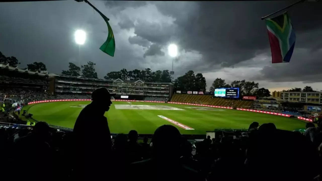 Pakistan vs South Africa 3rd ODI Johannesburg Live Updates Babar Ayub Keep Pakistan Afloat