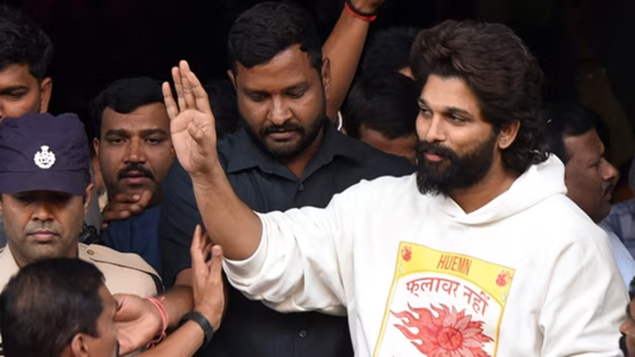 Hyderabad Police On Sandhya Theatre Stampede Case: Allu Arjun Refused To Leave Even After He Was Told Of The Incident