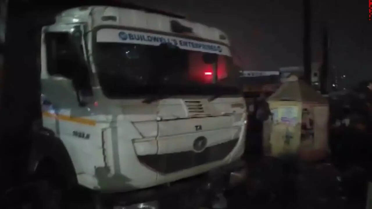pune: 2 toddlers among 3 dead after dumper truck runs over people sleeping on footpath