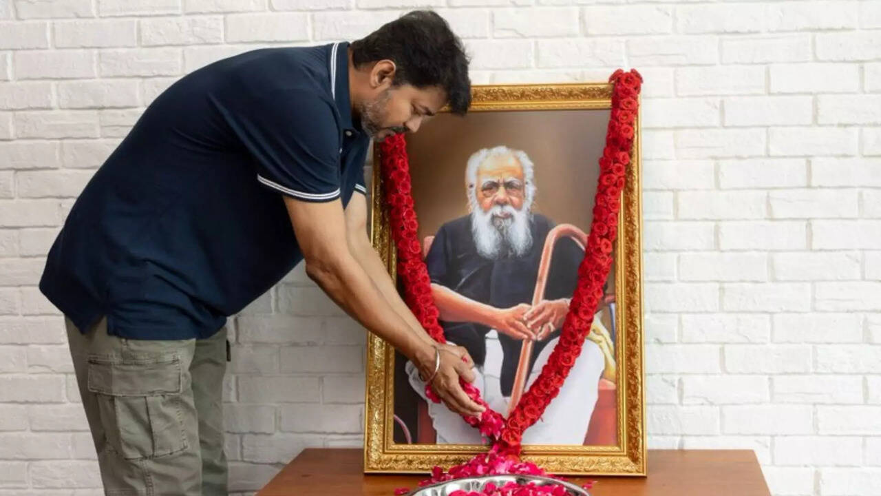  TVK Vijay: அறிவார்ந்த, சமத்துவச் சமுதாயம் அமைக்க, பெரியார் பாதையில் பயணிப்போம் - தவெக விஜய்! 