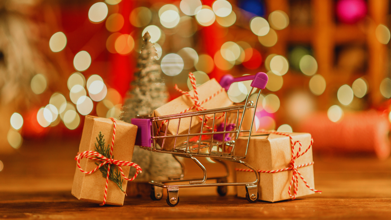 Last-Minute Shopping Tips for a Stress-Free and Fun Christmas Party