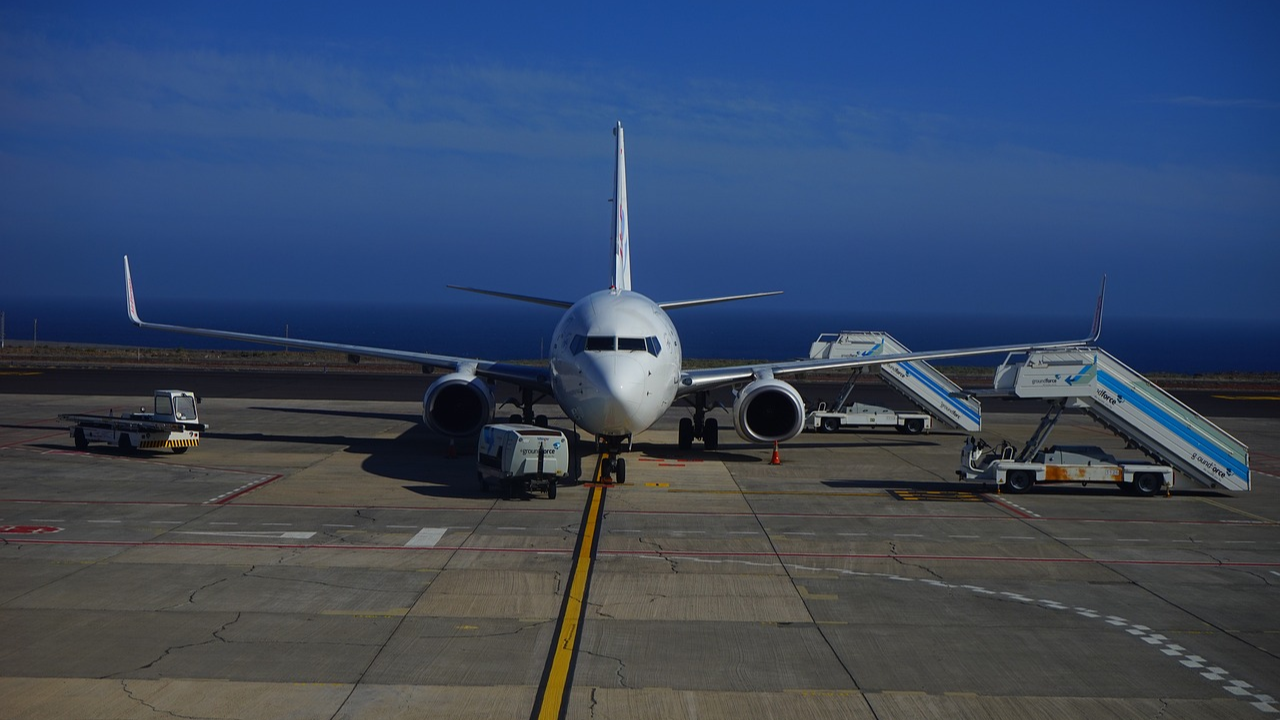 IndiGo making history, flying over 1 crore passengers