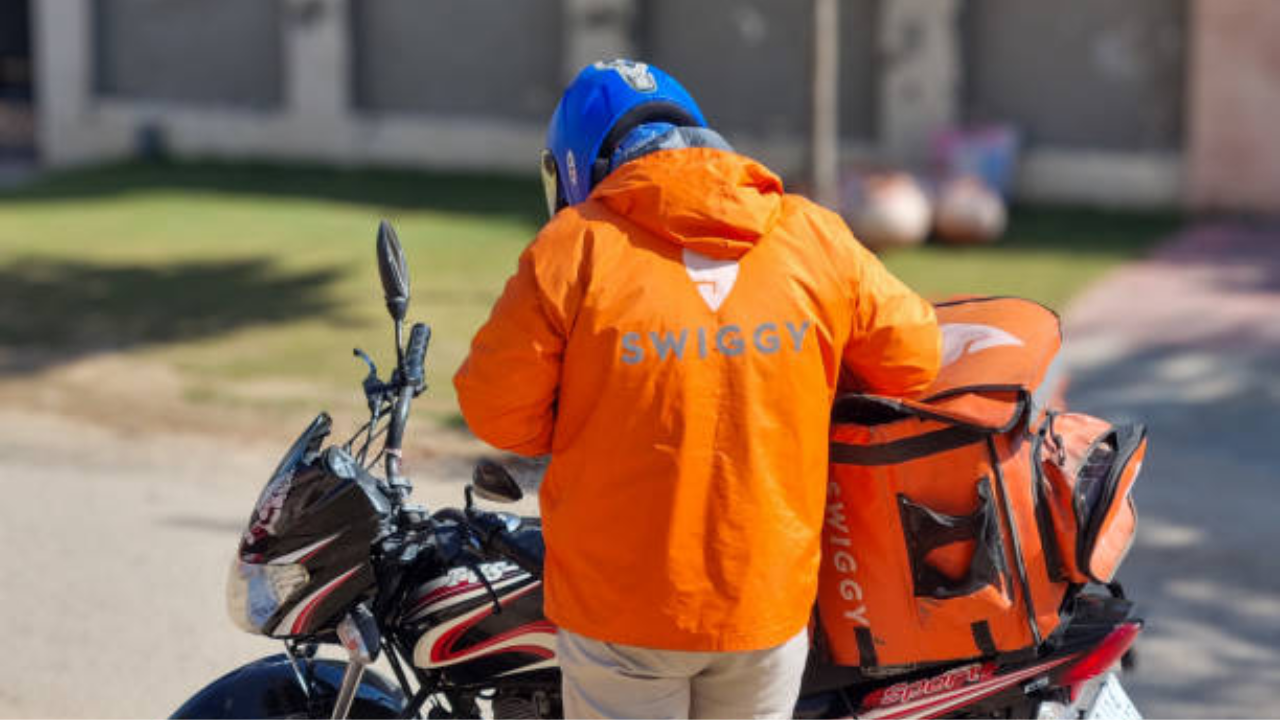 Mumbai Man Spends Rs 3 Lakh on Single Swiggy Order!