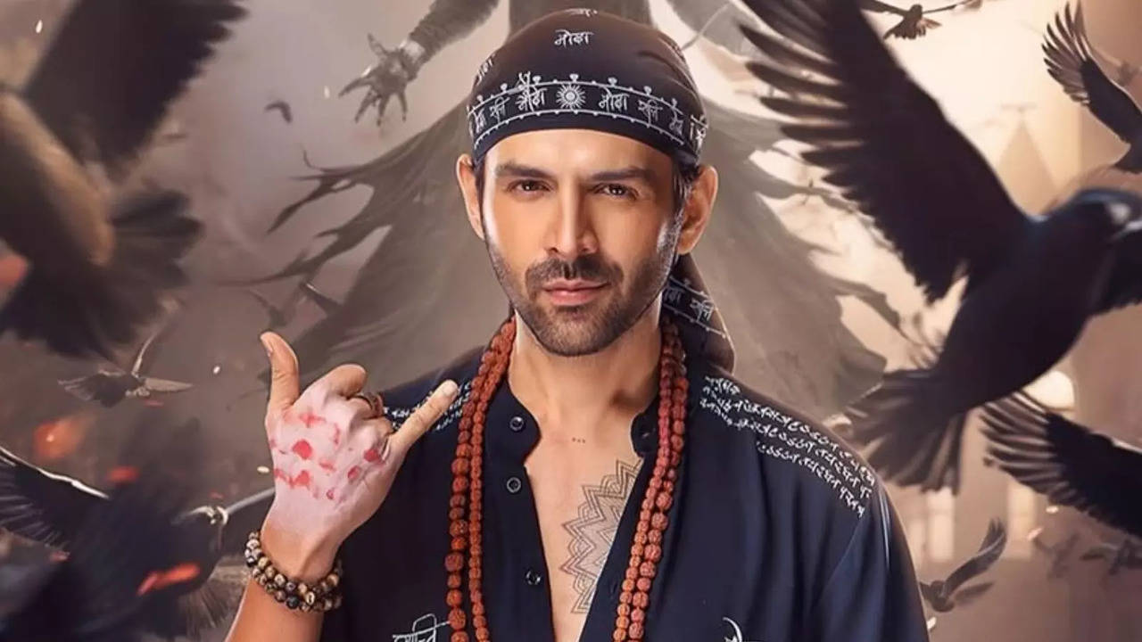 Kartik Aaryan Teases Christmas Surprise On Netflix, Fans Say 'Bhool Bhulaiya 3 Is On The Way'