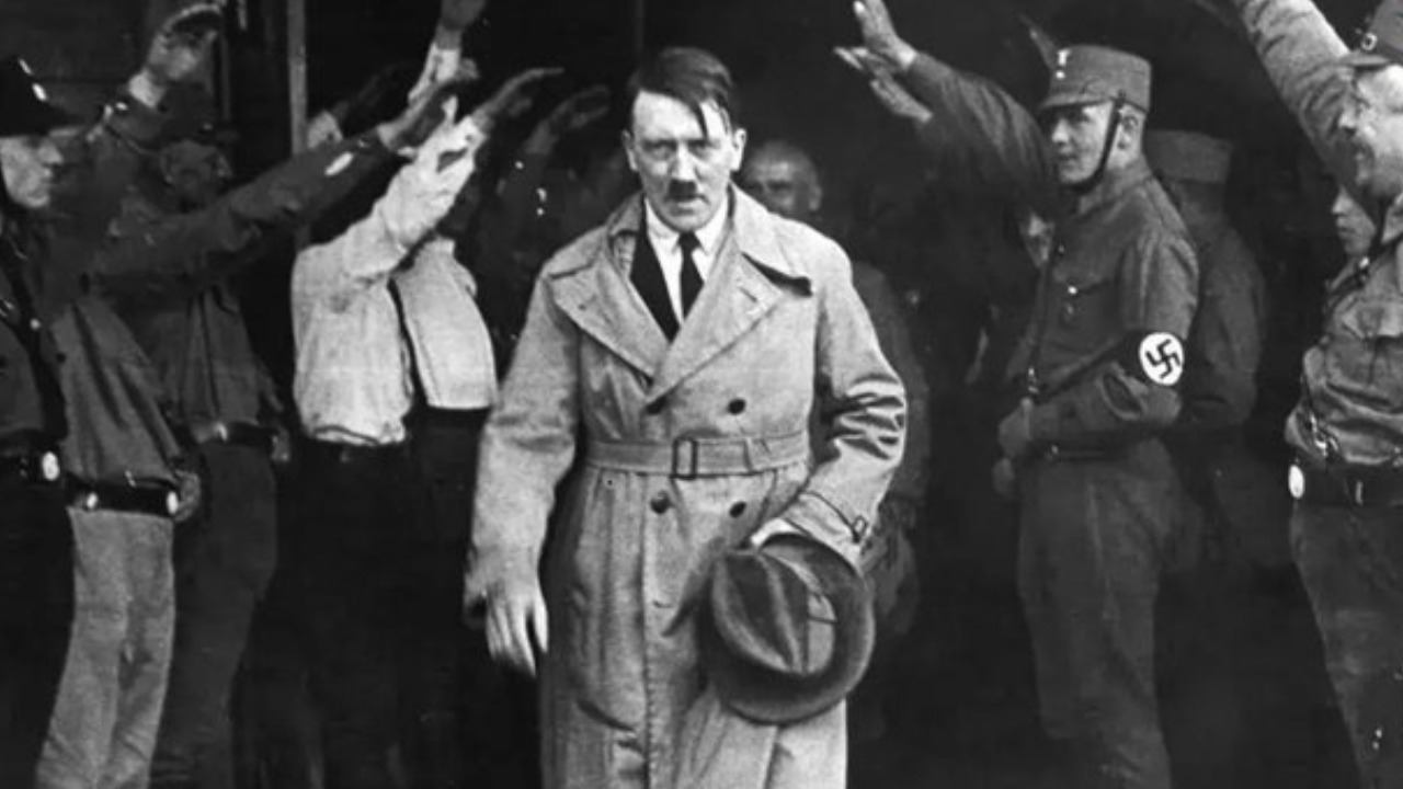 Adolf Hitler : One of the infamous dictators