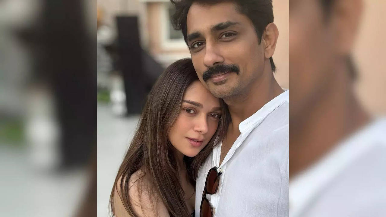 Aditi Rao Hydari's FIRST Christmas With Hubby Siddharth Is Wrapped With Love, Warmth And Happiness