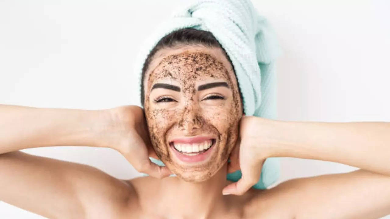 How to make coffee face mask