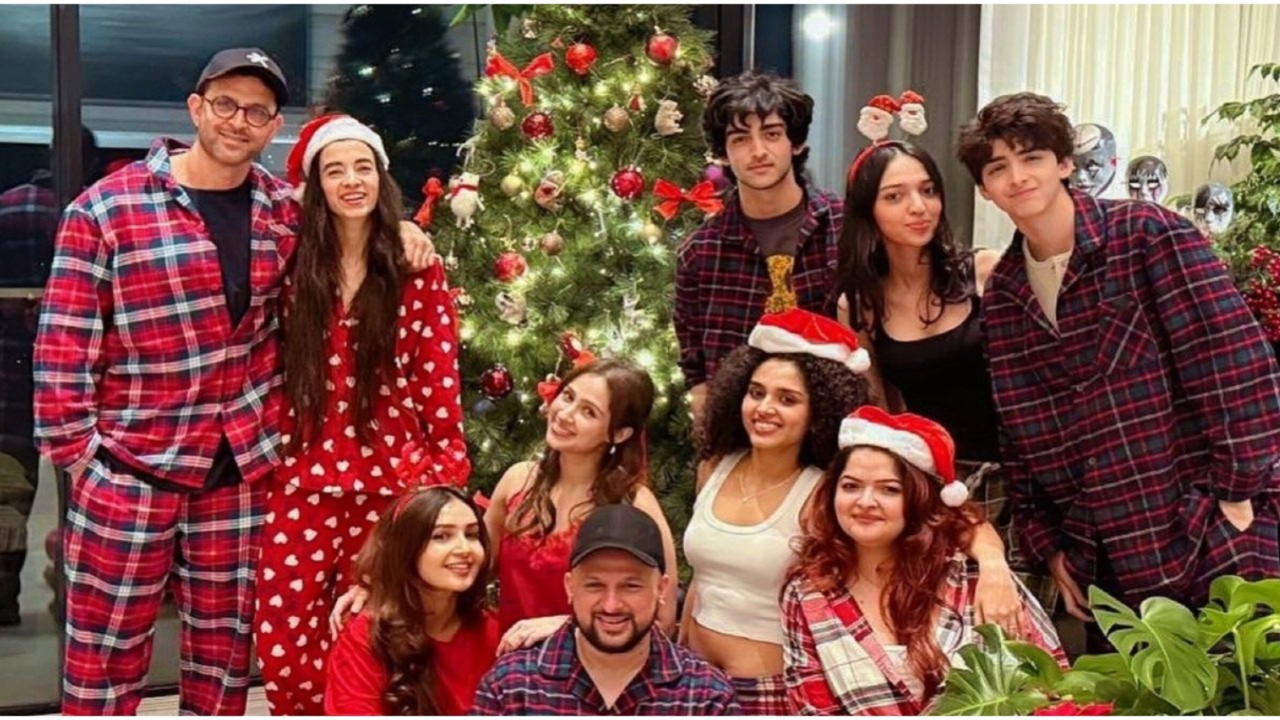 Hrithik Roshan And His Girlfriend Saba Azad Enjoys Cozy And Comfy Christmas With Actor And His Fam