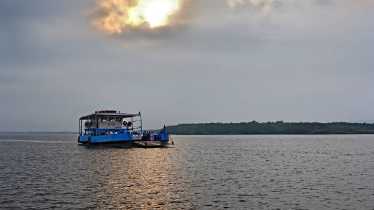 _ferry  mumbai istock 