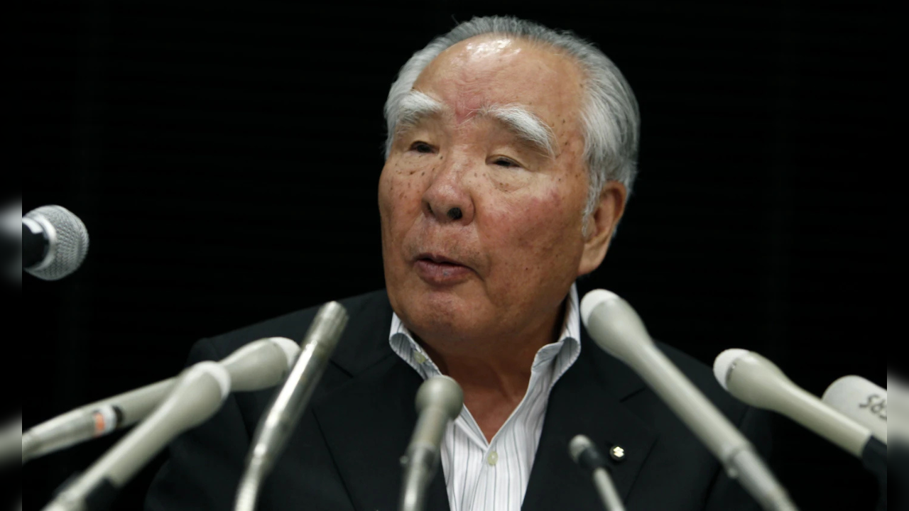 Osamu Suzuki at a press conference in Tokyo.