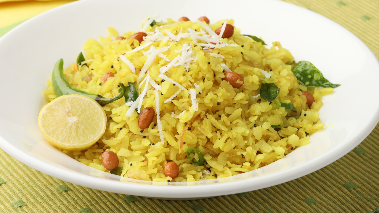 Maharashtrian Style Dadpe Pohe for weekend breakfast