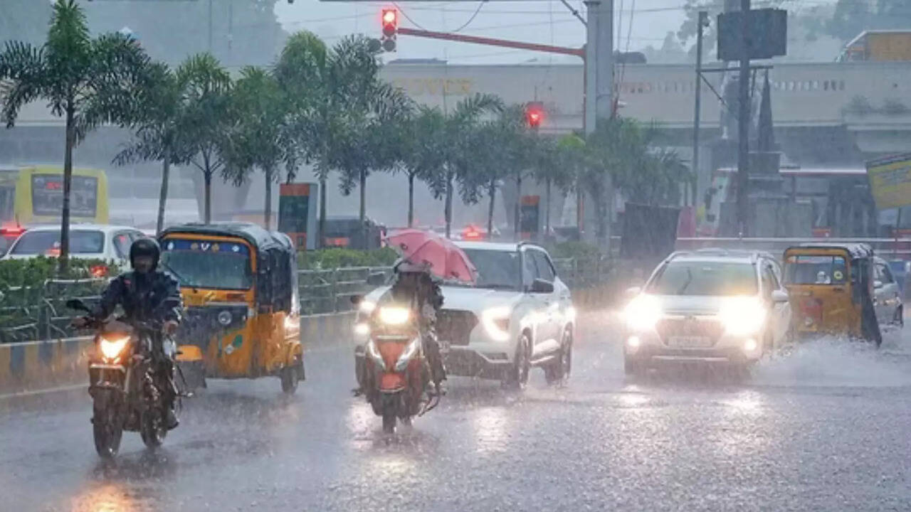  தமிழகத்தில் இடி, மின்னலுடன் மழைக்கு வாய்ப்பு.. வானிலை மையம் எச்சரிக்கை! 