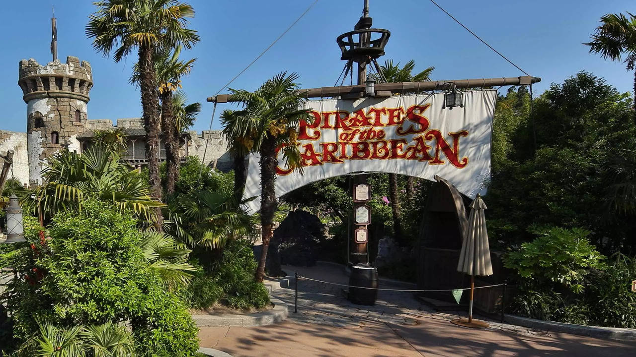 Pirates of the Caribbean, Disneyland