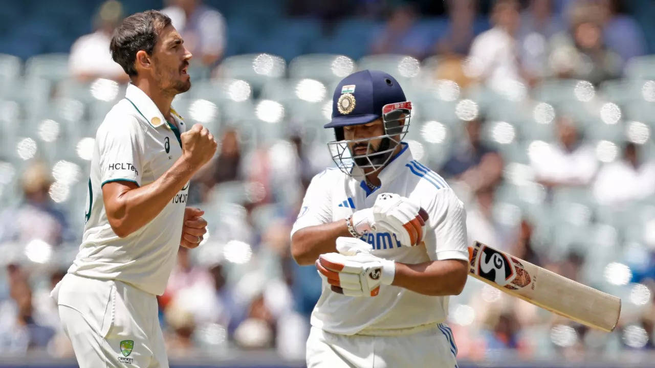 Mitchell Starc and Rishabh Pant