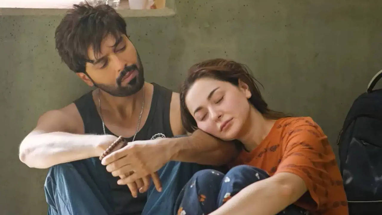 Hania Aamir And Fahad Mustafa's Pakistani Drama Kabhi Main Kabhi Tum To Return On THIS Date