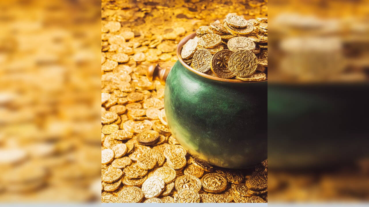  உலகத்திலே தங்கம் வாங்குவதில் இந்திய பெண்கள் தான் டாப்...! எவ்ளோ தங்கம் இருக்கு தெரியுமா? 