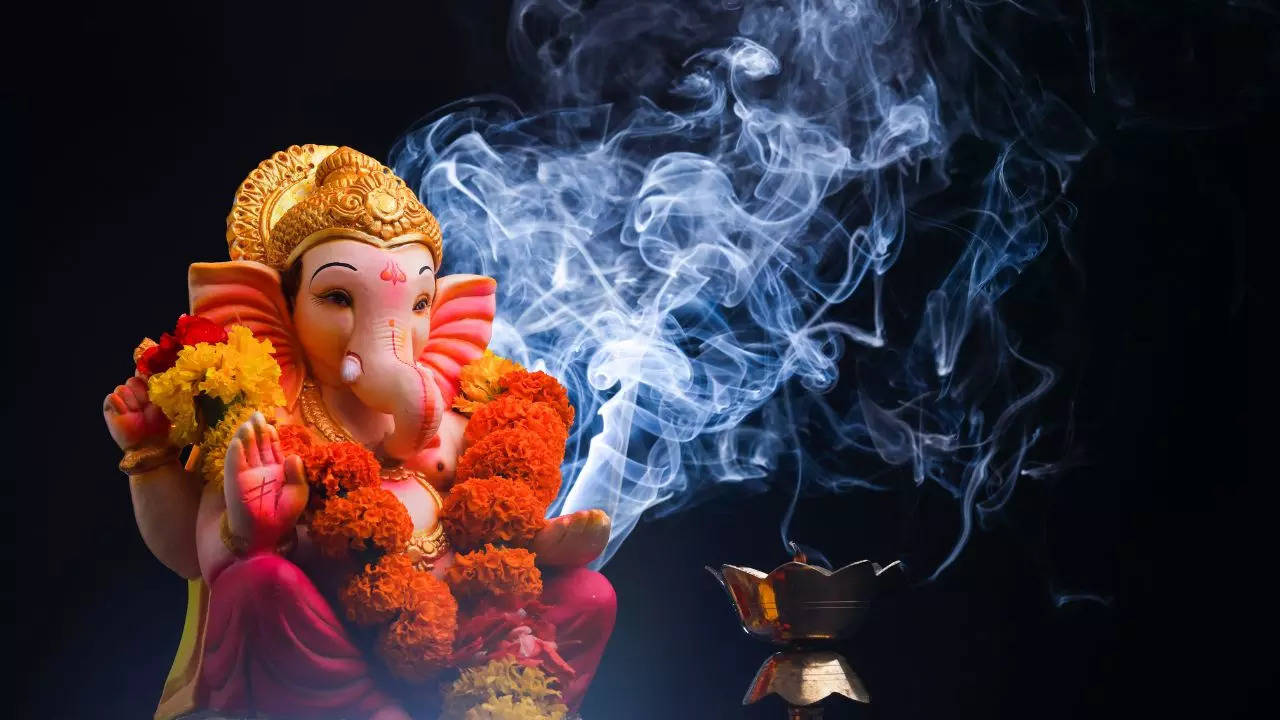 Vinayak Chaturthi 2025 Date and time know the significance shubh muhurat Puja time