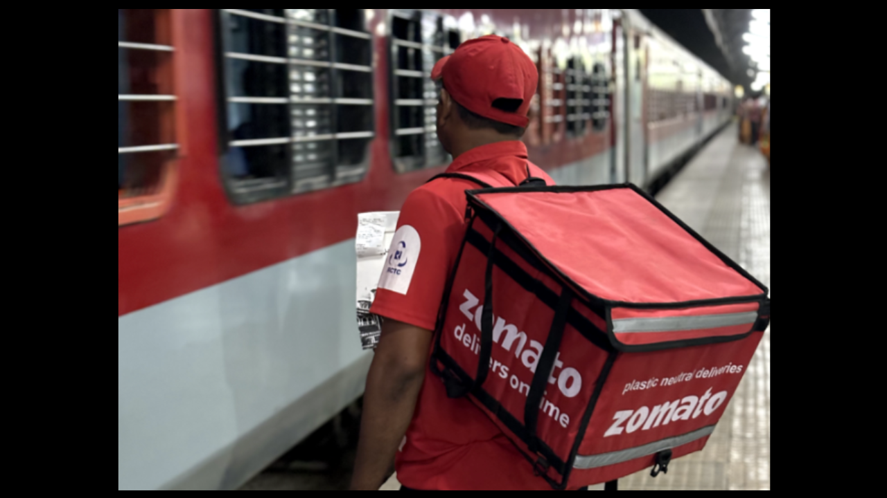 Zomato delivery man’s video goes viral.